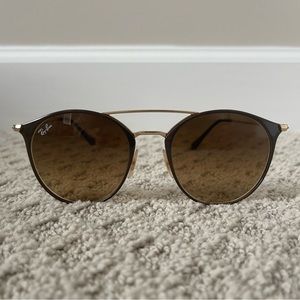 Ray-Ban Women’s Sunglasses And Case